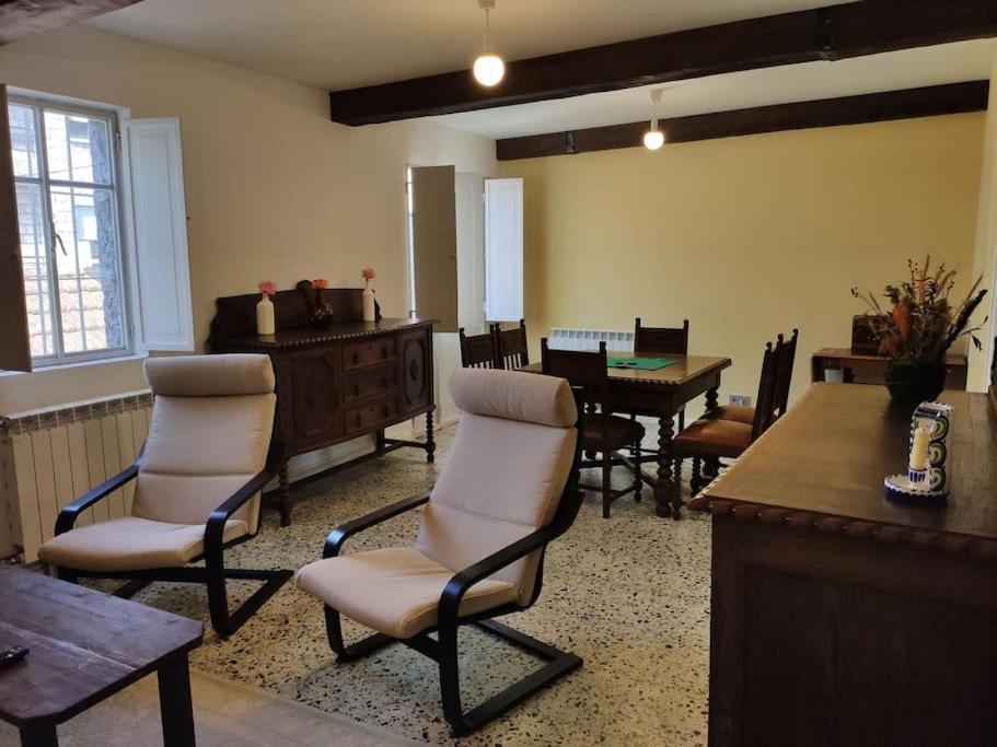 Casa Carmina: Casa Pequenos Grupos En El Corazon De Galicia * O Irixo